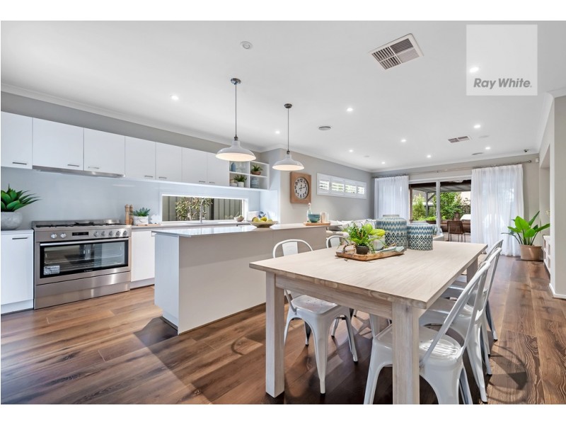 14 Montreal Circuit, Craigieburn VIC 3064