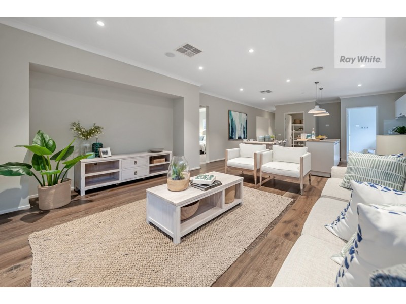 14 Montreal Circuit, Craigieburn VIC 3064