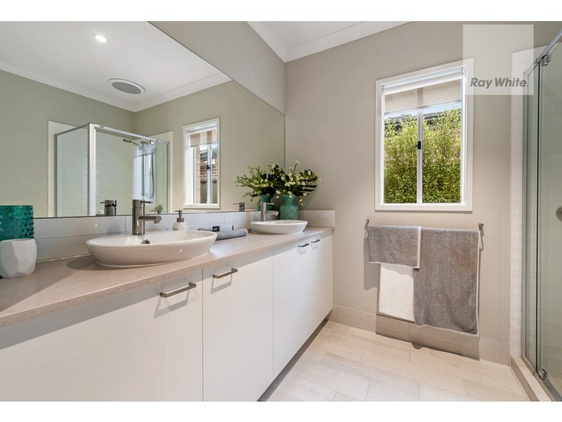 14 Montreal Circuit, Craigieburn VIC 3064