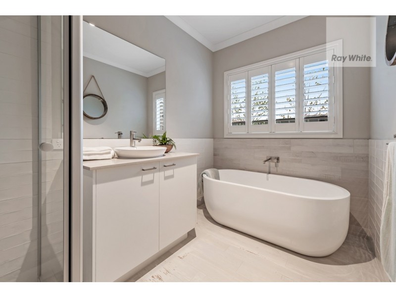 14 Montreal Circuit, Craigieburn VIC 3064