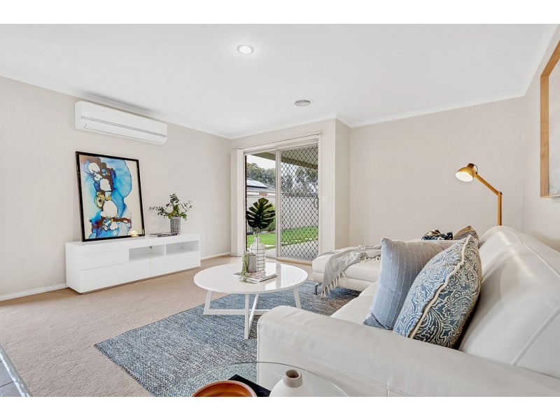 29 Bowral Loop, Craigieburn VIC 3064