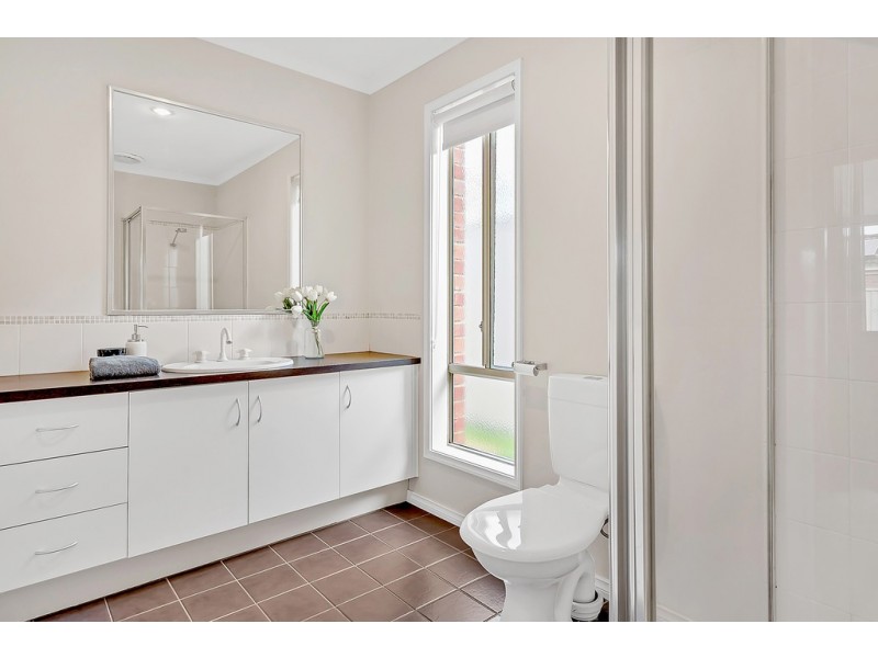 29 Bowral Loop, Craigieburn VIC 3064