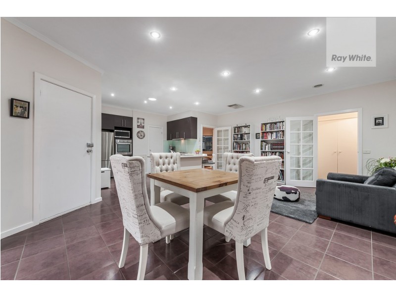 16 Burniston Avenue, Craigieburn VIC 3064