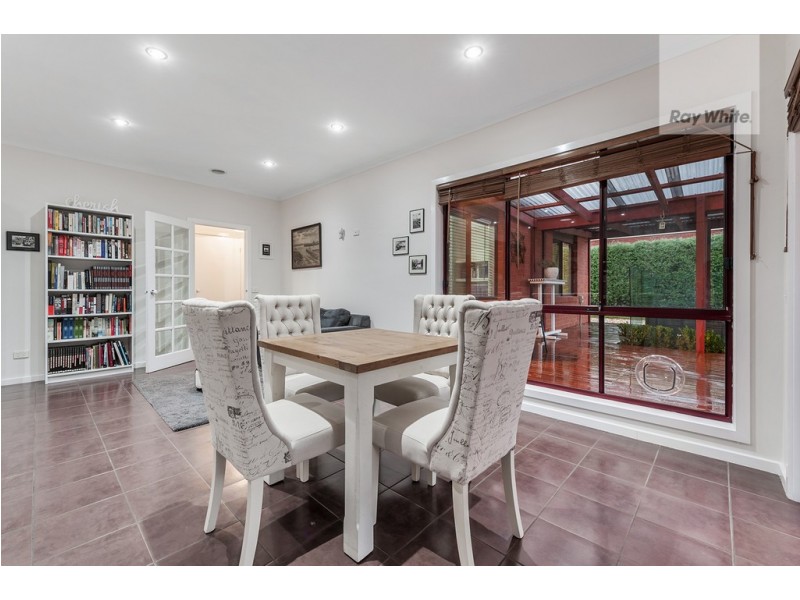 16 Burniston Avenue, Craigieburn VIC 3064