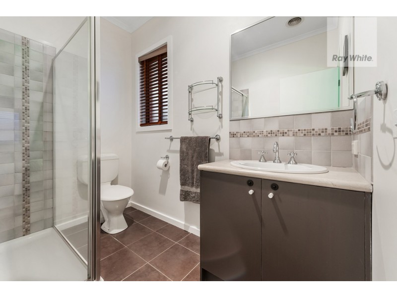 16 Burniston Avenue, Craigieburn VIC 3064