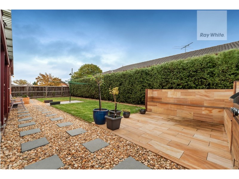 16 Burniston Avenue, Craigieburn VIC 3064