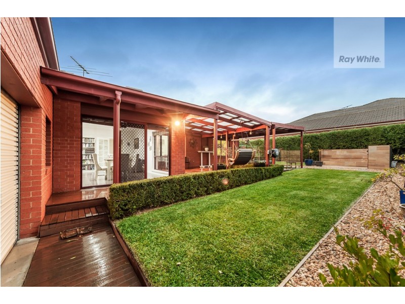 16 Burniston Avenue, Craigieburn VIC 3064