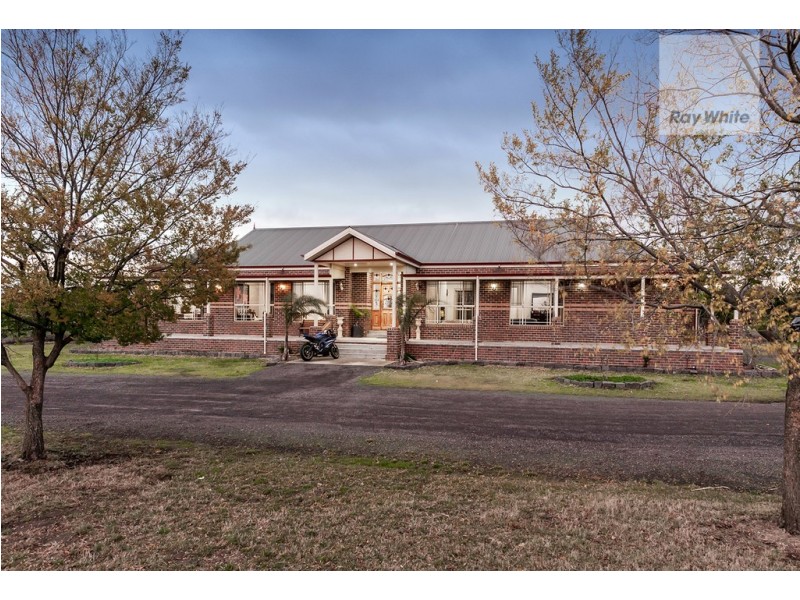 5 Lakeview Drive, Mickleham VIC 3064