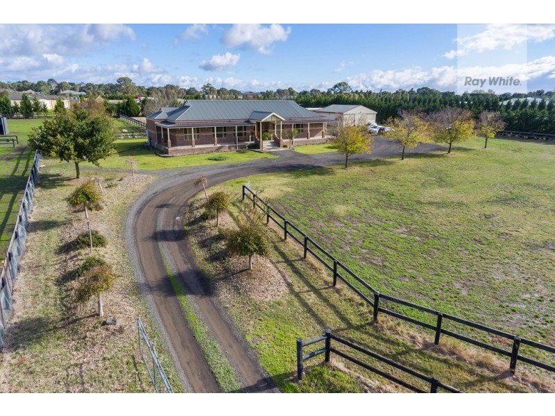 5 Lakeview Drive, Mickleham VIC 3064