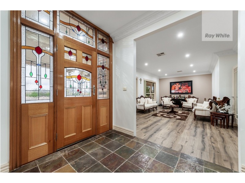 5 Lakeview Drive, Mickleham VIC 3064