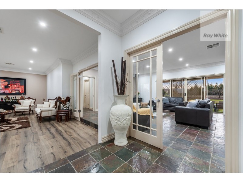 5 Lakeview Drive, Mickleham VIC 3064