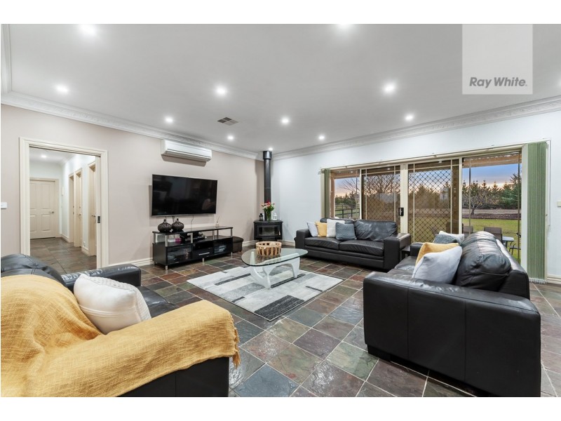 5 Lakeview Drive, Mickleham VIC 3064