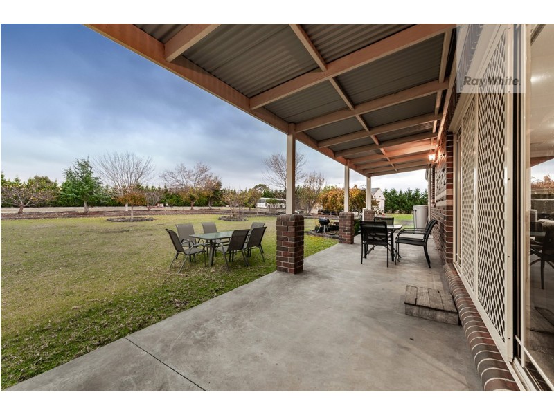 5 Lakeview Drive, Mickleham VIC 3064