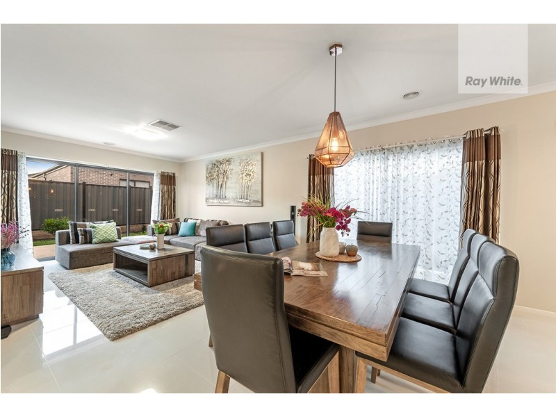 10 Admiration Drive, Craigieburn VIC 3064