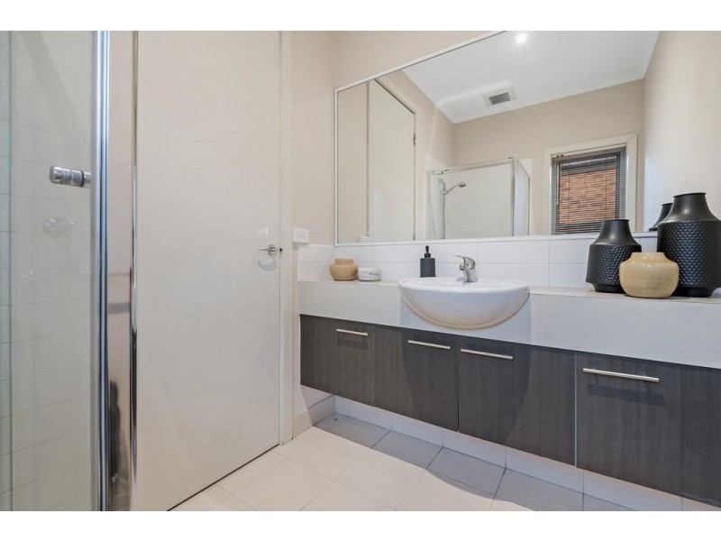 12 Millstream Pass, Craigieburn VIC 3064