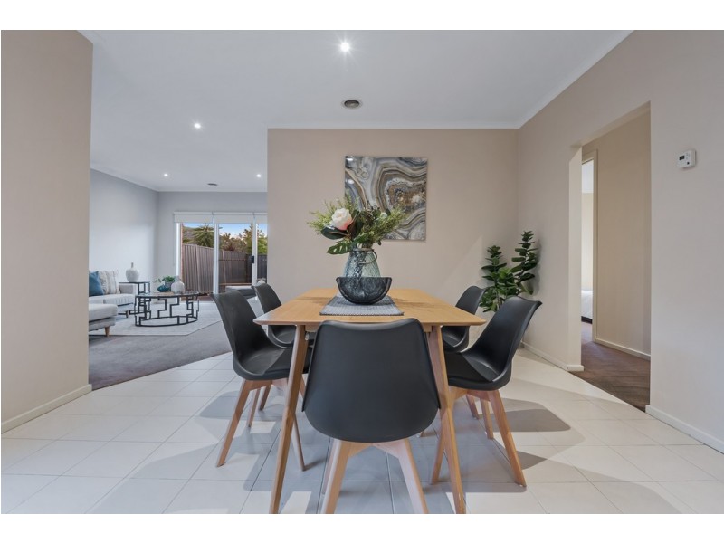 12 Millstream Pass, Craigieburn VIC 3064