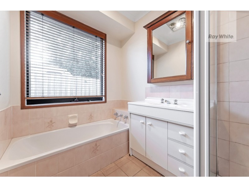 8 Tenby Court, Craigieburn VIC 3064