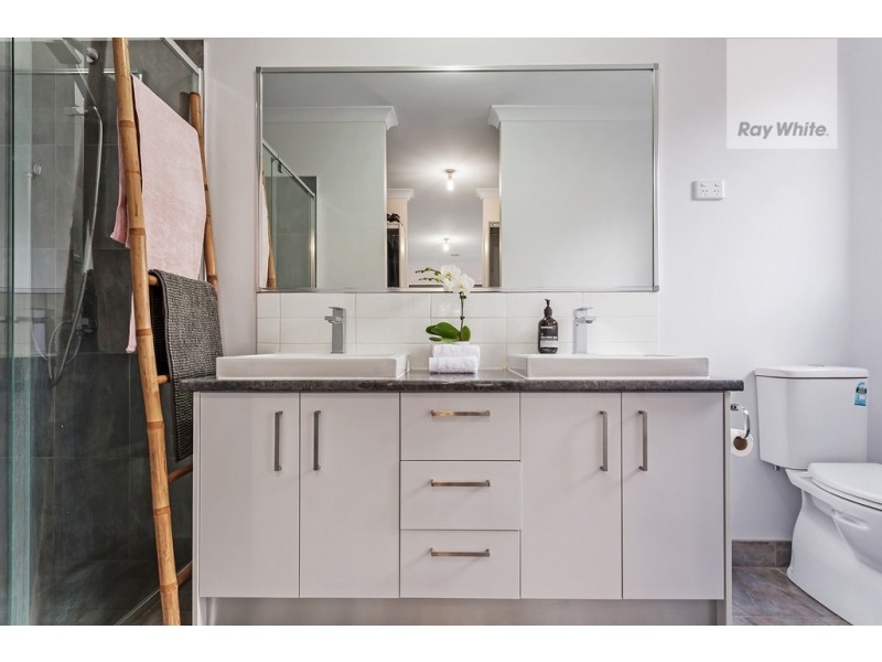10 Plum Street, Craigieburn VIC 3064