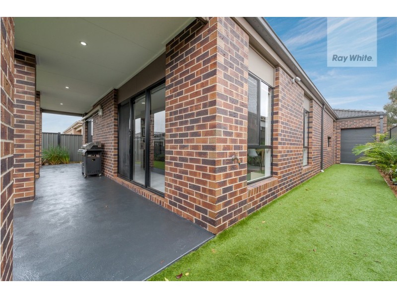 10 Plum Street, Craigieburn VIC 3064