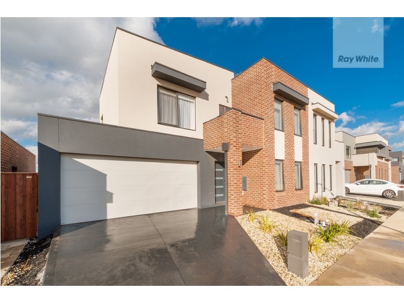 10 Landsdowne Avenue, Mickleham VIC 3064