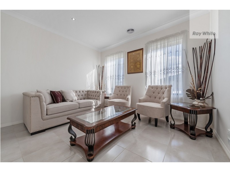 10 Landsdowne Avenue, Mickleham VIC 3064