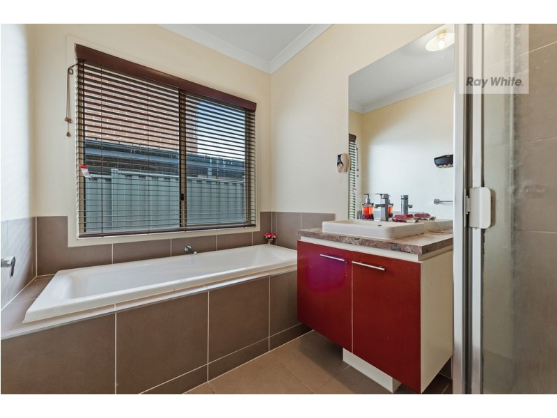 10 Frontier Avenue, Greenvale VIC 3059