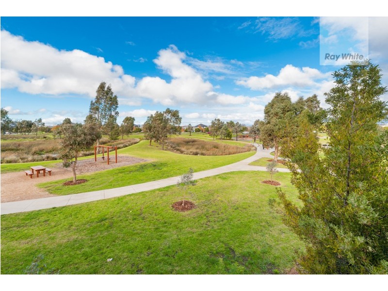 34 Alexander Circuit, Craigieburn VIC 3064