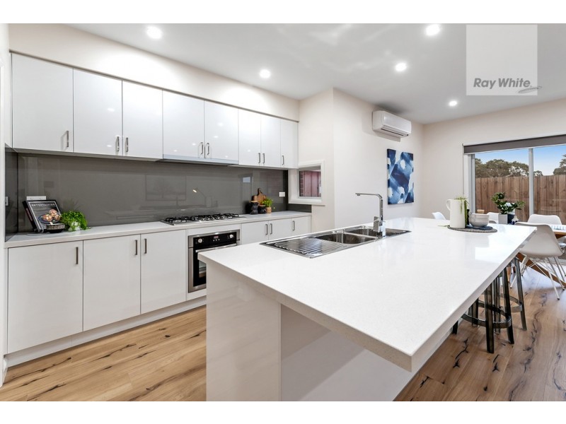 8 Pasture Drive, Mickleham VIC 3064