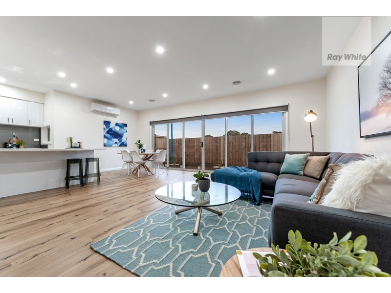 8 Pasture Drive, Mickleham VIC 3064