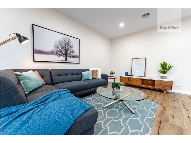 8 Pasture Drive, Mickleham VIC 3064