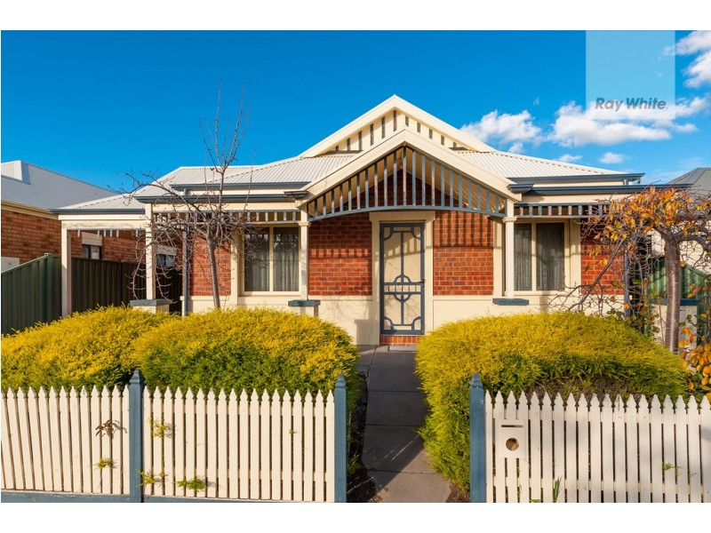 5 Ballarat Court, Craigieburn VIC 3064