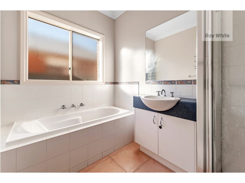 5 Ballarat Court, Craigieburn VIC 3064