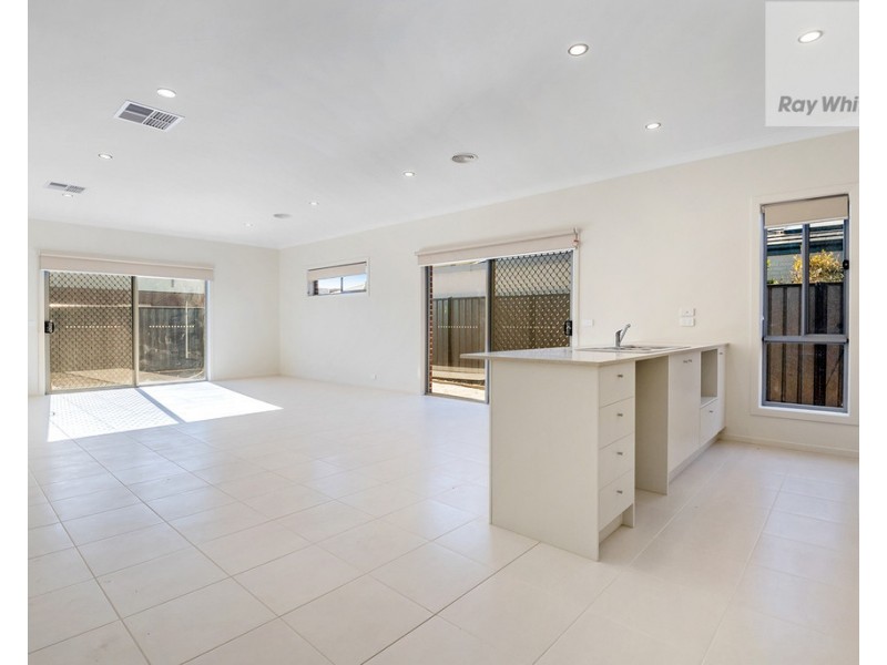 16 Whitfield Street, Craigieburn VIC 3064