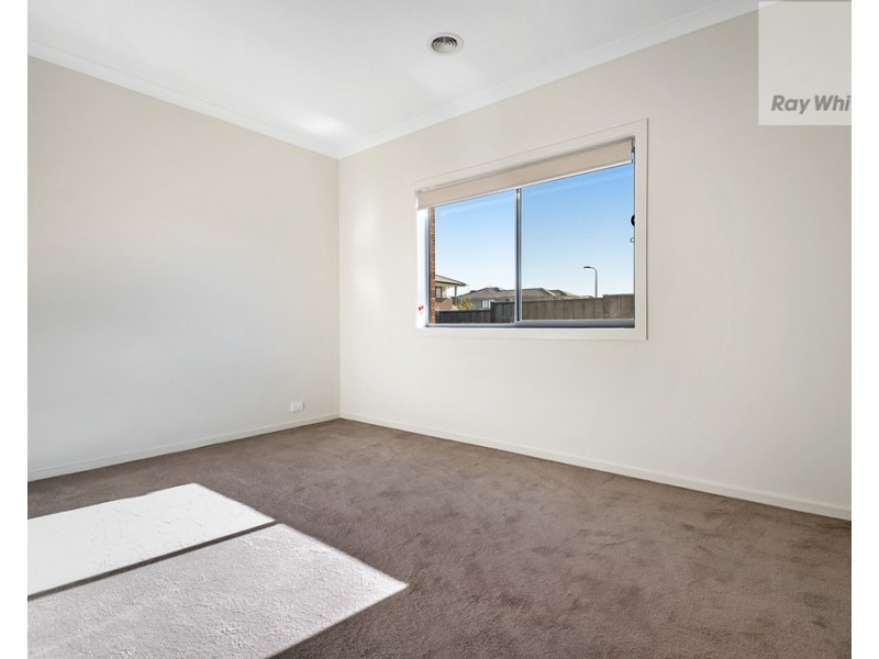 16 Whitfield Street, Craigieburn VIC 3064