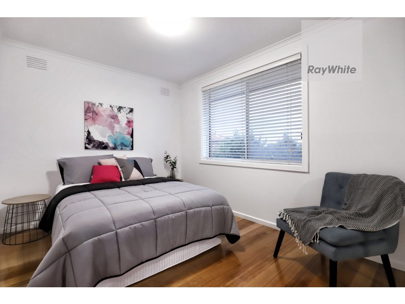 50 Woodstock Drive, Gladstone Park VIC 3043