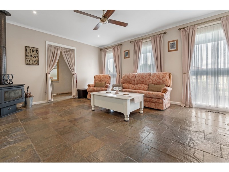 50 Wattleglen Street, Craigieburn VIC 3064