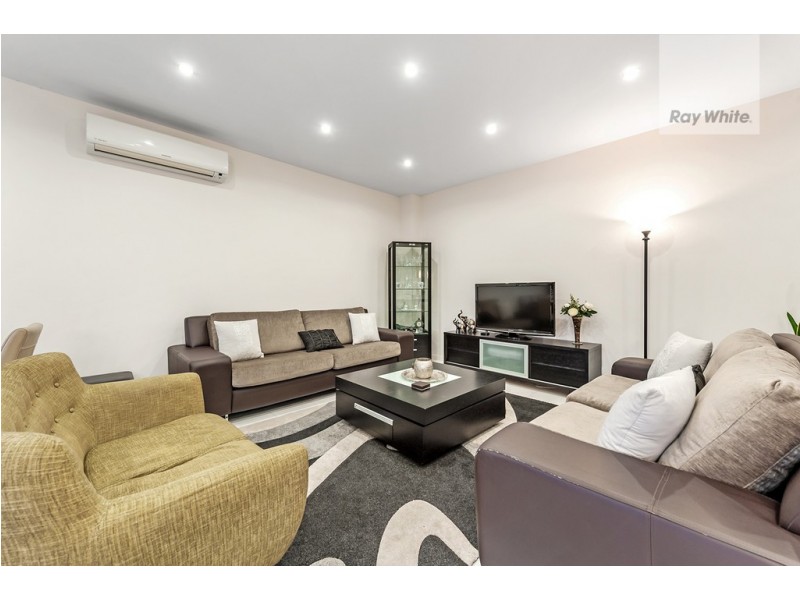 12 Cavell Drive, Craigieburn VIC 3064