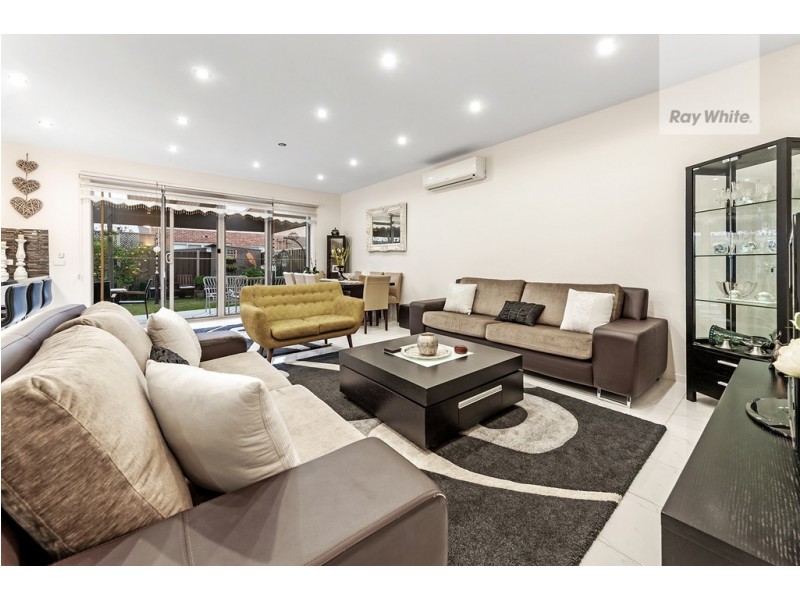 12 Cavell Drive, Craigieburn VIC 3064