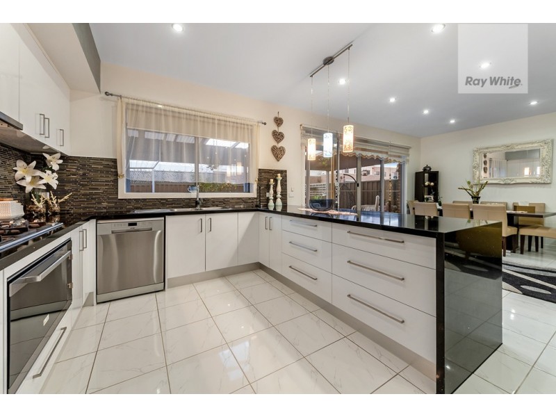 12 Cavell Drive, Craigieburn VIC 3064