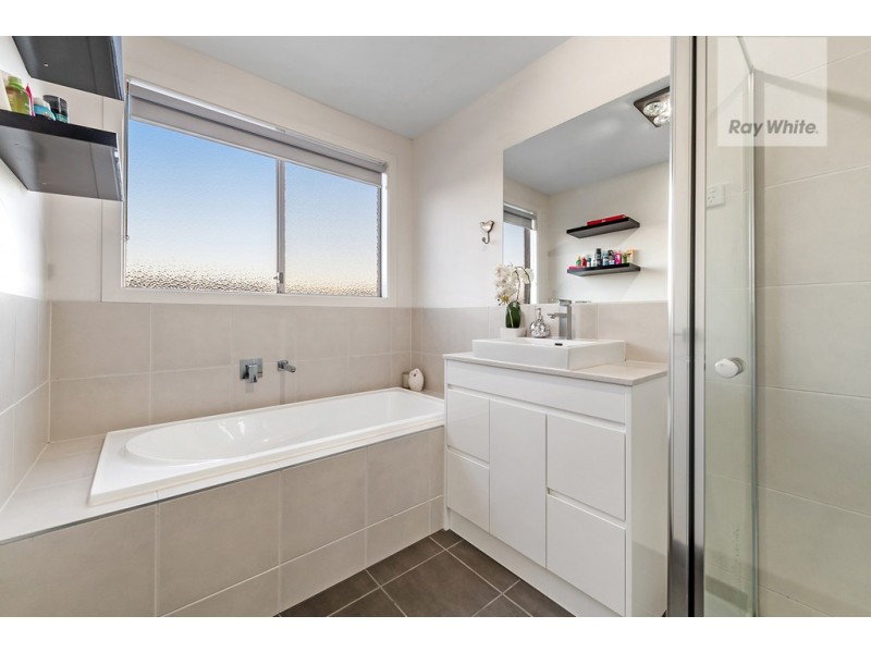 12 Cavell Drive, Craigieburn VIC 3064
