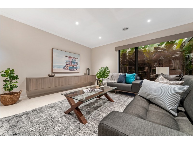31 Dashing Road, Craigieburn VIC 3064