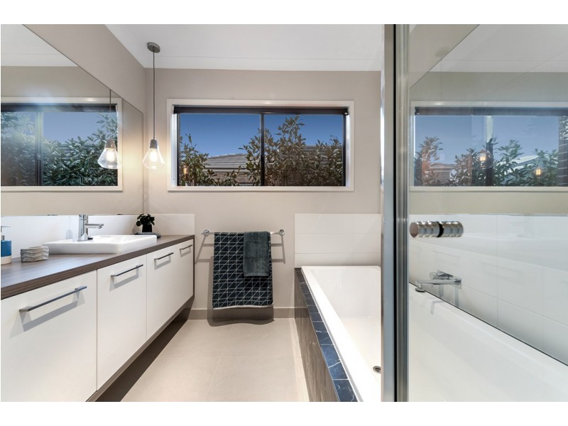 31 Dashing Road, Craigieburn VIC 3064