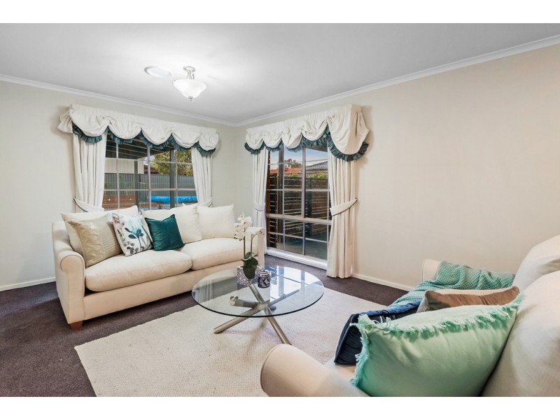 6 Ramsbury Street, Craigieburn VIC 3064