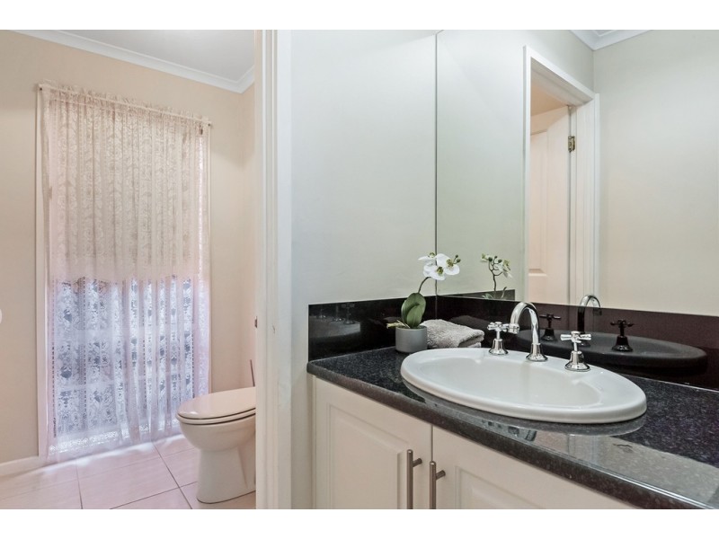 6 Ramsbury Street, Craigieburn VIC 3064