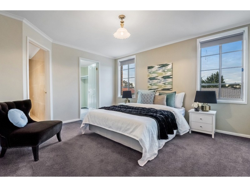 6 Ramsbury Street, Craigieburn VIC 3064