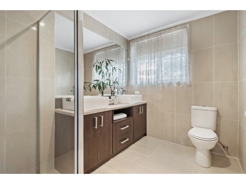 6 Ramsbury Street, Craigieburn VIC 3064