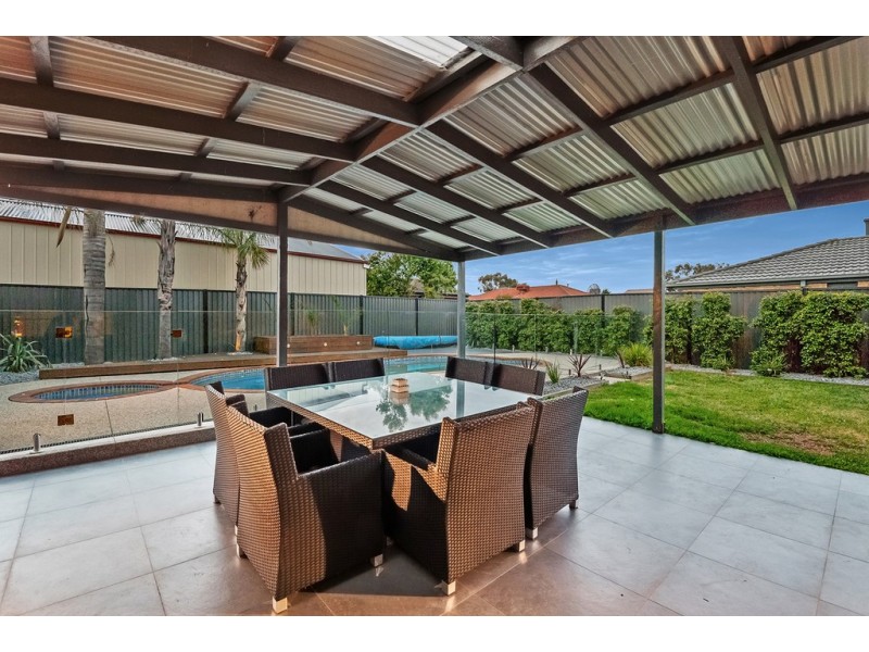 6 Ramsbury Street, Craigieburn VIC 3064