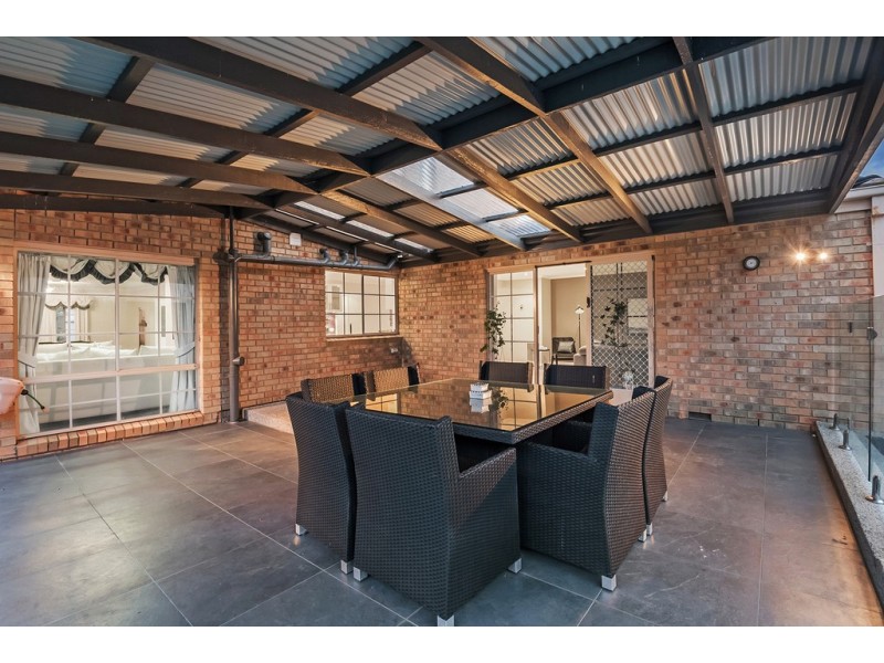 6 Ramsbury Street, Craigieburn VIC 3064