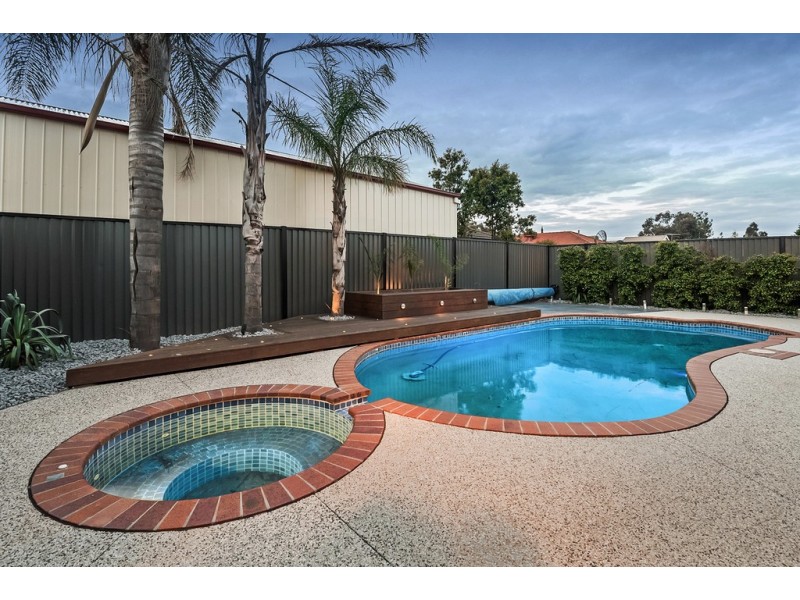 6 Ramsbury Street, Craigieburn VIC 3064