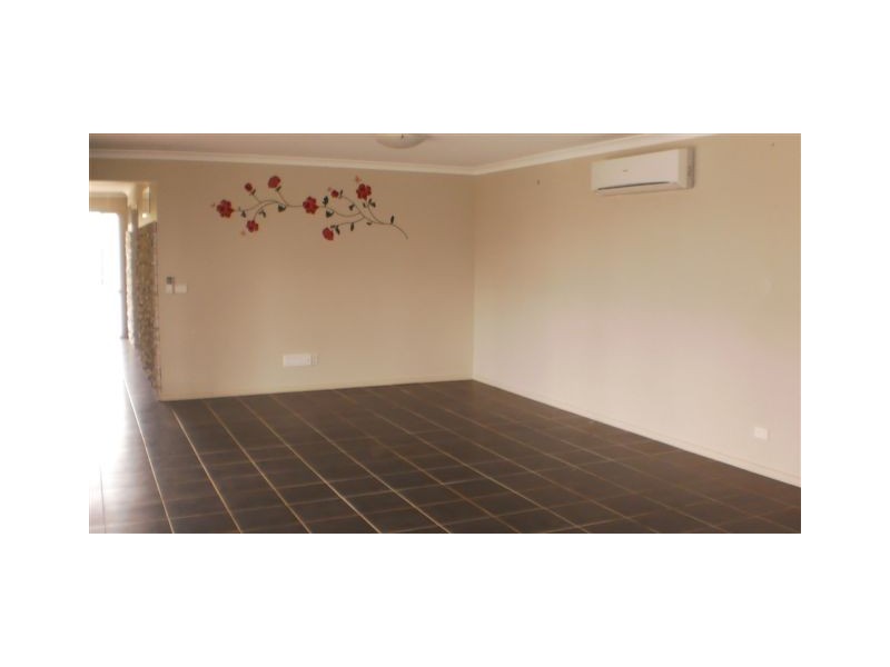 18 Millstream Pass, Craigieburn VIC 3064